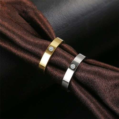 RETAIL PRICE: R 1 099 Titanium Ring With Simulated Diamond Ring Size 8 US (GOLD ONLY)