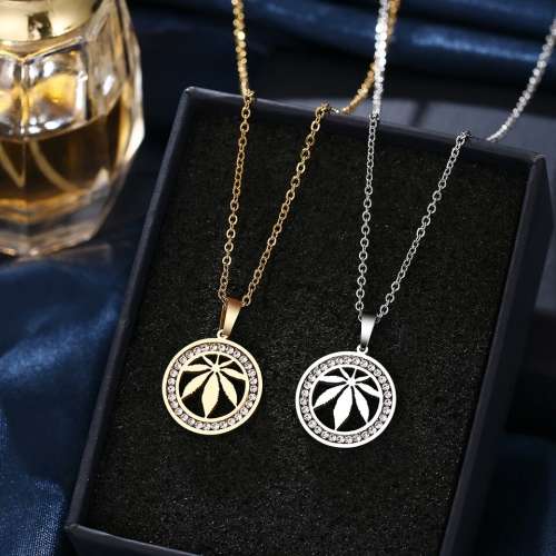 TITANIUM (NEVER FADE) "Canabis Leaf" Necklace 45 cm  (SILVER ONLY)