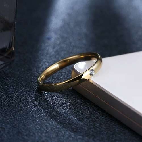 RETAIL PRICE: R 1 099 Titanium Ring With Simulated Diamond Ring Size 9 US (GOLD ONLY)
