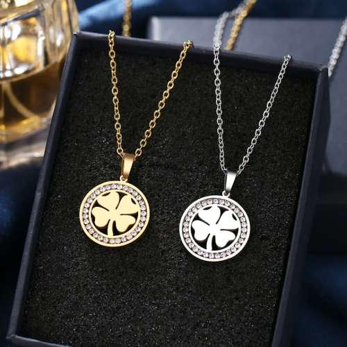 Retail Price:R1 199 (NEVER FADE) Titanium 4-Leaf Clover Necklace 45 cm (SILVER ONLY)