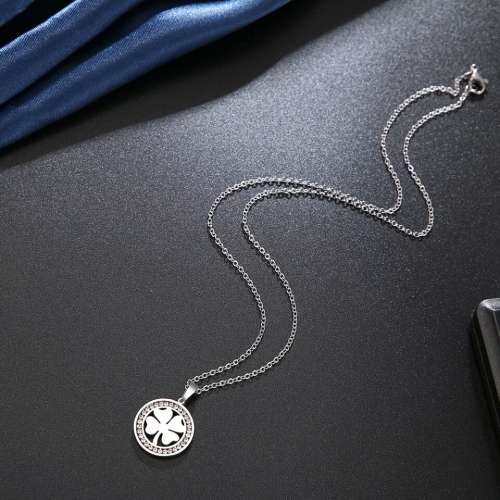 Retail Price:R1 199 (NEVER FADE) Titanium 4-Leaf Clover Necklace 45 cm (SILVER ONLY)