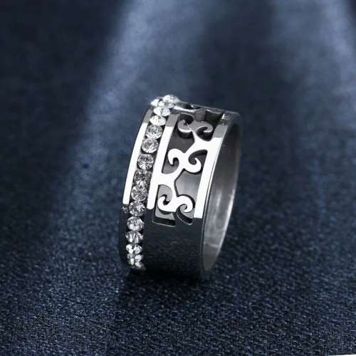 TITANIUM (NEVER FADE) Pattern Ring With Simulated Diamonds (SILVER ONLY)