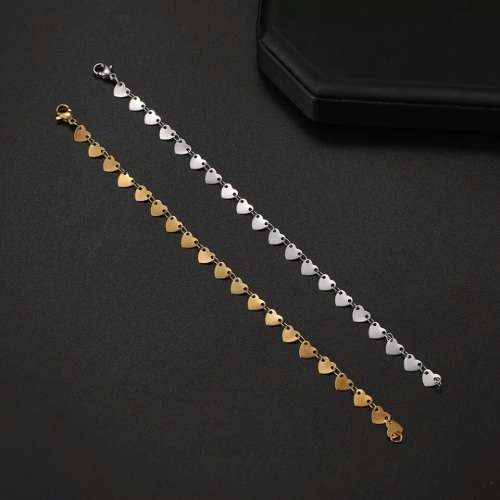 RETAIL PRICE: R 1 599 (NEVER FADE) Titanium `Hearts` Charm Bracelet 22 cm (SILVER ONLY)