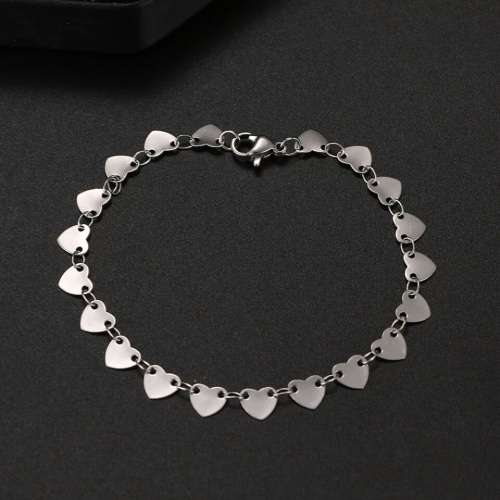 RETAIL PRICE: R 1 599 (NEVER FADE) Titanium `Hearts` Charm Bracelet 22 cm (SILVER ONLY)