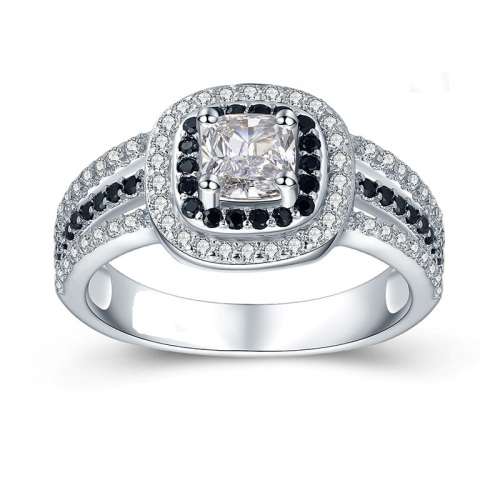 *925 STERLING SILVER 0.75CT MOISSANITE RING*