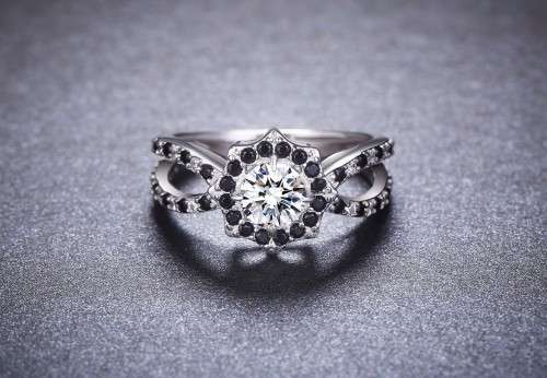 *925 STERLING SILVER 0.75 CT STUNNING HALO ROUND CUT RING*