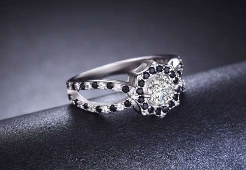 *925 STERLING SILVER 0.75 CT STUNNING HALO ROUND CUT RING*