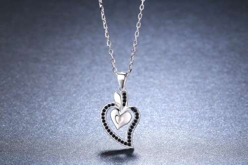 *925 STERLING SILVER 0.5CT  APPLE OF MY HEART NECKLACE*