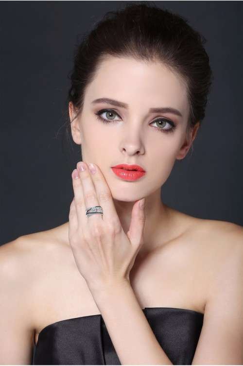 *925 STERLING SILVER 0.3 CT LOVELY 4 LAYER CROSS-OVER PAVE RING*