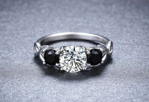 *1.25CT SOLID 925 STERLING SILVER THREE STONE RING *