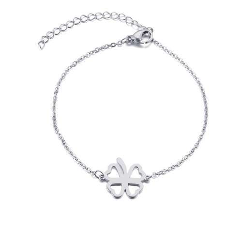 TITANIUM (NEVER FADE) `Clover` Charm Bracelet (SILVER ONLY)