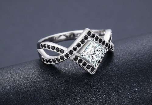 *SOLID 925 STERLING SILVER  0.75 CT SQUARE TENSION RING *