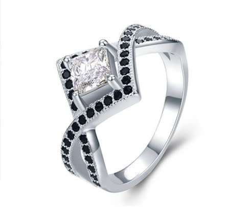 *SOLID 925 STERLING SILVER  0.75 CT SQUARE TENSION RING *