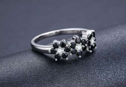 *925 STERLING SILVER 0.5CT FLOWER RING *