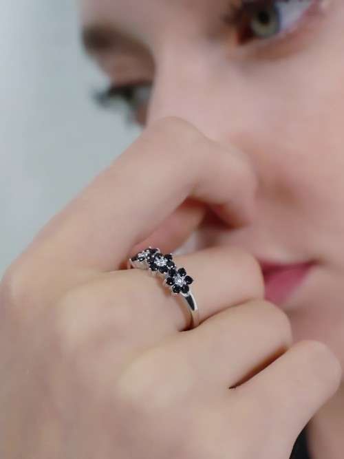 *925 STERLING SILVER 0.5CT FLOWER RING *