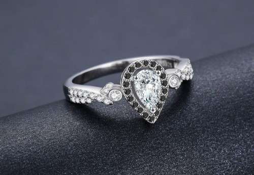 * 0.5 CT SOLID 925 STERLING SILVER TEAR DROP CUT RING*