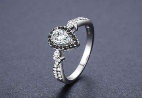 * 0.5 CT SOLID 925 STERLING SILVER TEAR DROP CUT RING*