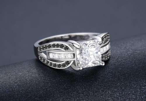 * 2 CT SOLID 925 STERLING SILVER BEZEL CUT RING*