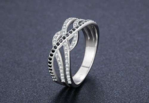 *SOLID 925 STERLING SILVER CROSS OVER RING *