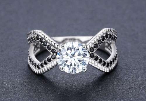 *1.55ct SOLID 925 STERLING SILVER MODERN PRINCESS CUT RING *