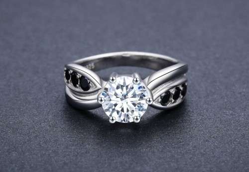 * 1.5 CT SOLID 925 STERLING SILVER RING*