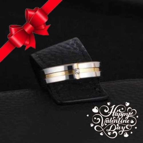 Retail Price: R 2 799 (NEVER FADE) Titanium Ring With Simulated Diamond Size 7 US SILVER & GOLD