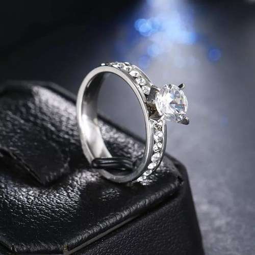 TITANIUM (NEVER FADE) SIMULATED DIAMONDS Ring SIZE 9 US (GOLD ONLY)