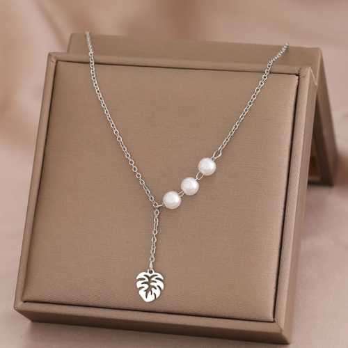 Retail Price R1199 TITANIUM (NEVER FADE) LEAF AND PEARLS Necklace 45cm (SILVER ONLY)