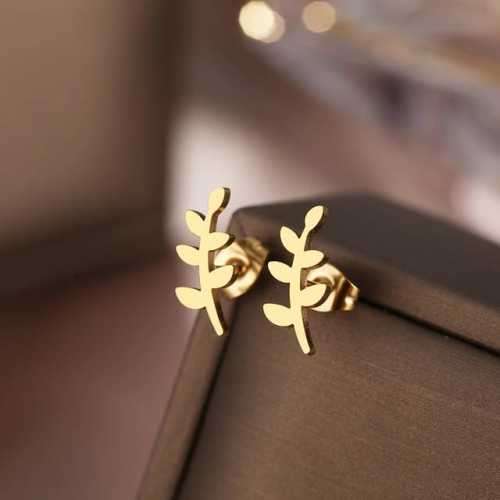 Retail Price R699 TITANIUM (NEVER FADE) LEAF Earrings (GOLD ONLY)