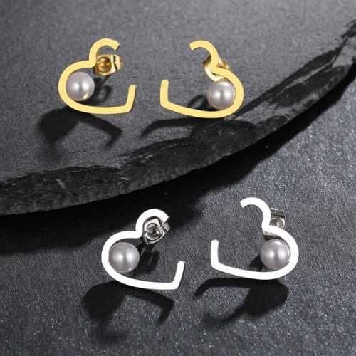 Retail Price R599 TITANIUM (NEVER FADE) HEART WITH PEARL Earrings (SILVER ONLY)