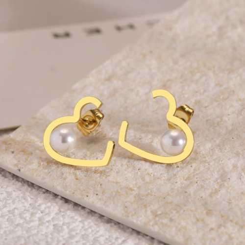 Retail Price R599 TITANIUM (NEVER FADE) HEART WITH PEARL Earrings (SILVER ONLY)