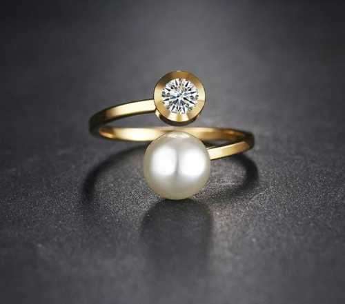 Retail Price R1499 TITANIUM (NEVER FADE) GOLD DIAMOND AND PEARL Ring (SIZE 8 US)
