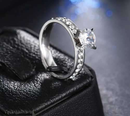 Retail Price R1599 GOLD SOLID RING WITH SIMULATED DIAMONDS SIZE 7 US TITANIUM (NEVER FADE)