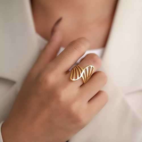 Retail Price R1199 TITANIUM (NEVER FADE) GOLD Beautiful Ring Size 8