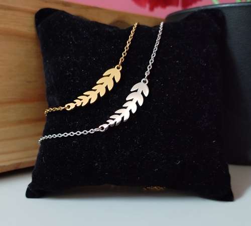 GOLD FEATHER Necklace 45cm