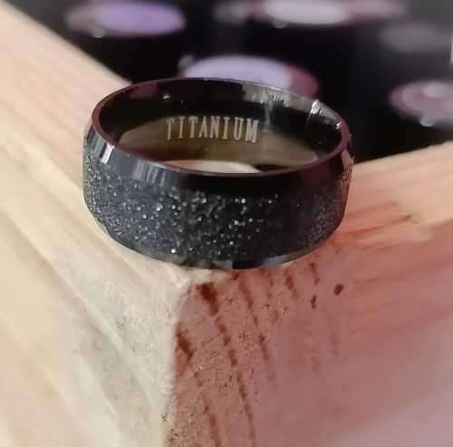 BLACK (NEVER FADE) RING SIZE 8 US