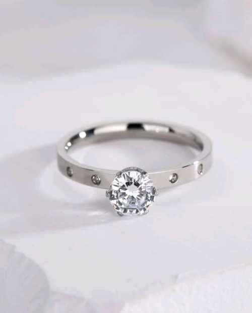 SILVER RING WITH SUMILATED DIAMONDS SIZE 7 US