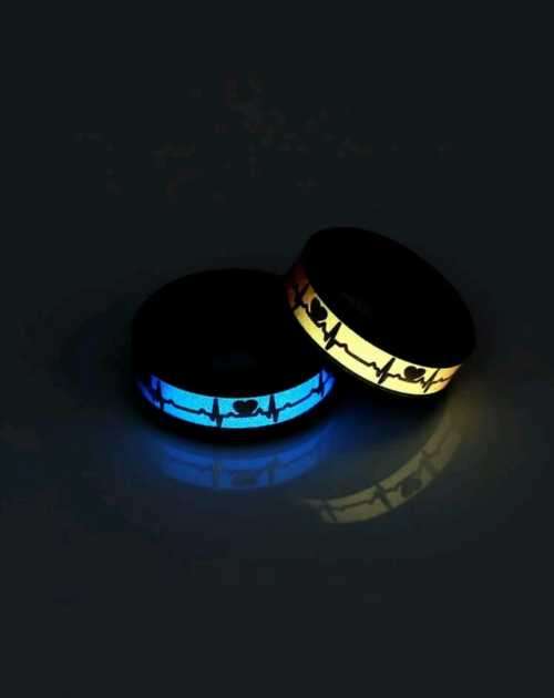 GLOW IN THE DARK RING WITH HEARTBEAT (PINK)