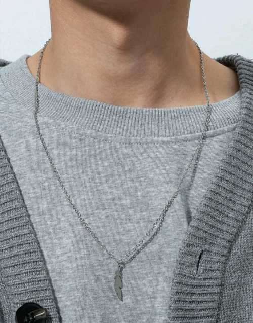 SILVER MENS FEATHER NECKLACE