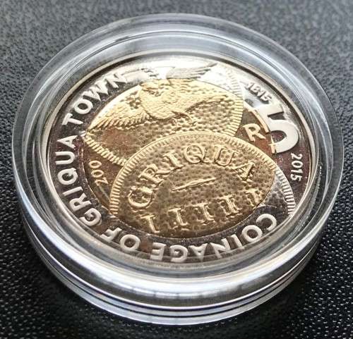 LIMITED EDITION PROOF GRIQUA TOWN (1815-2015) BI-METAL R5 WITH MAGNIFIER & COA