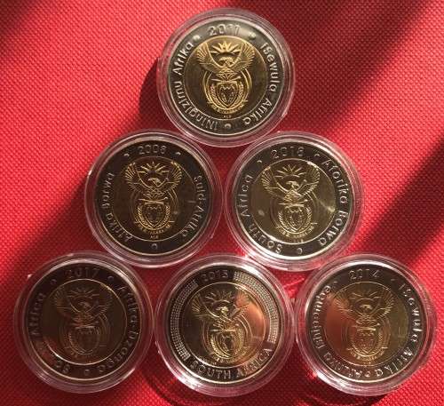 STUNNING SIX uncirculated bi-metal R5 coins (2008, 2011, 2014, 2015, 2017 & 2018 Mandela) in capsule