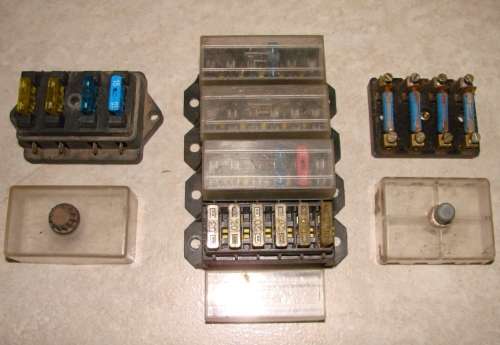 6 X USED FUSE BOXES FOR AUTO ELECTRICAL FUNCTIONS