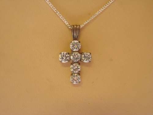 GORGEOUS LOOKING 9ct GOLD CRUCIFIX PENDANT WITH CREATED DIAMOND STONES