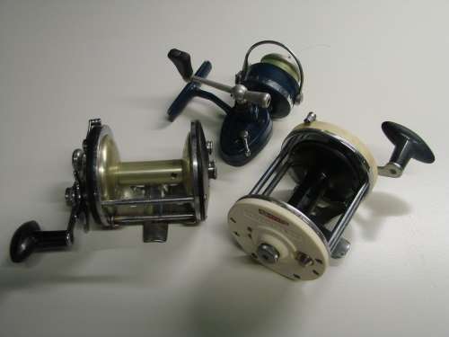 OLD STYLE FISHING REELS ALL FOR ONE BID