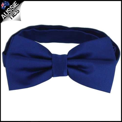dress up - bow tie navy blue, differ slightly from picture was R11 now R6