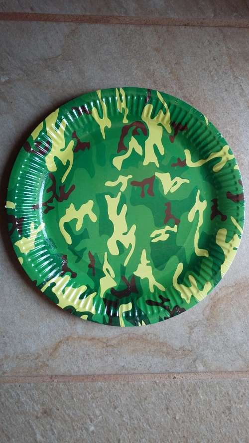 Army Theme kids party paper plates big (10) Was R20 now R12