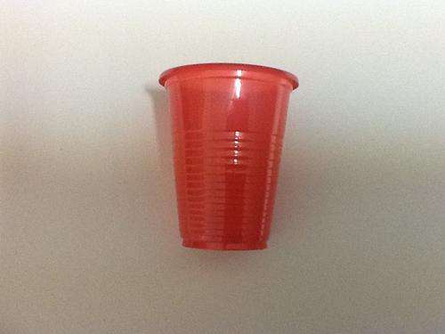 Plastic cups 200ml , red 10 in pack - R6 for 10 cups