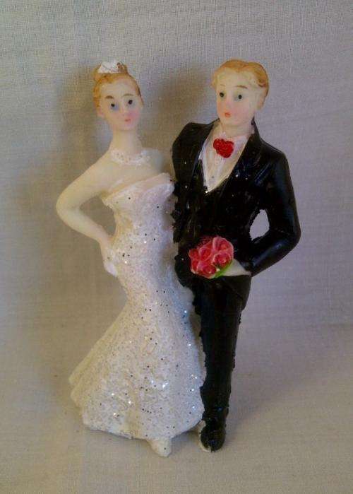 Wedding cake topper 8cm - bride and groom