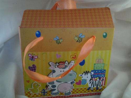 Stunning foldable gift box farm animals perfect for party bags 19.5cm x17x12cm
