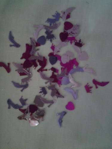 Crowns and high heel shoes confetti